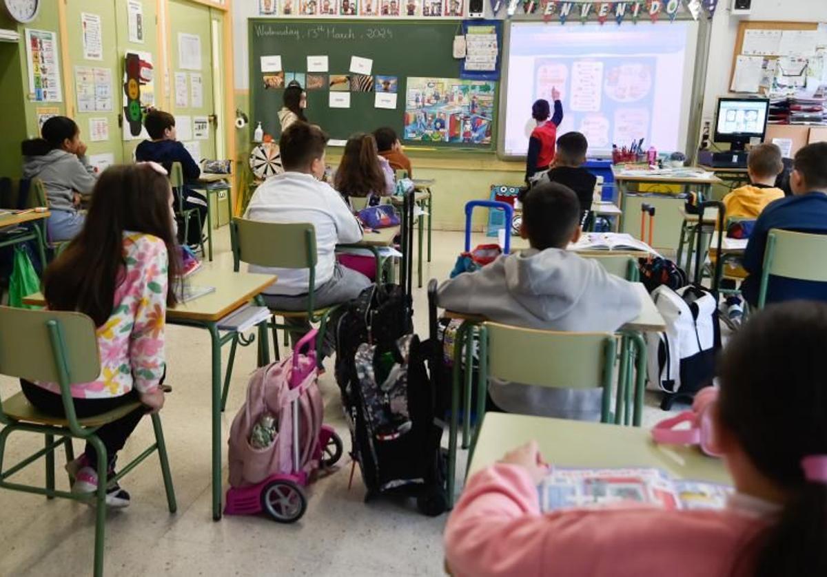 Alumnos en clase.