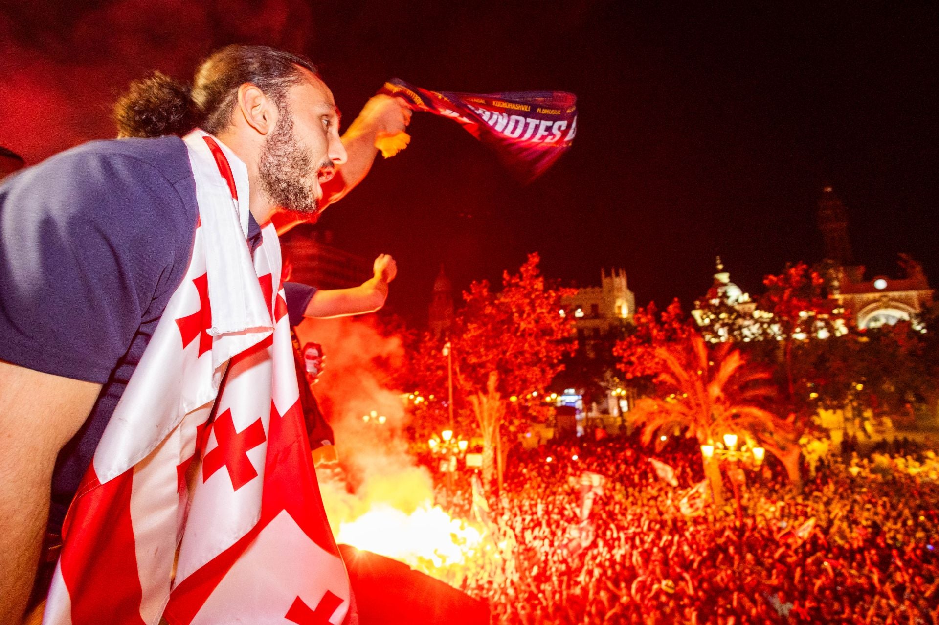 La rúa de celebración del ascenso del Levante, en imágenes