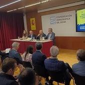 Reunión Dirección General de Medio Ambiente en la sede de la CHJ.
