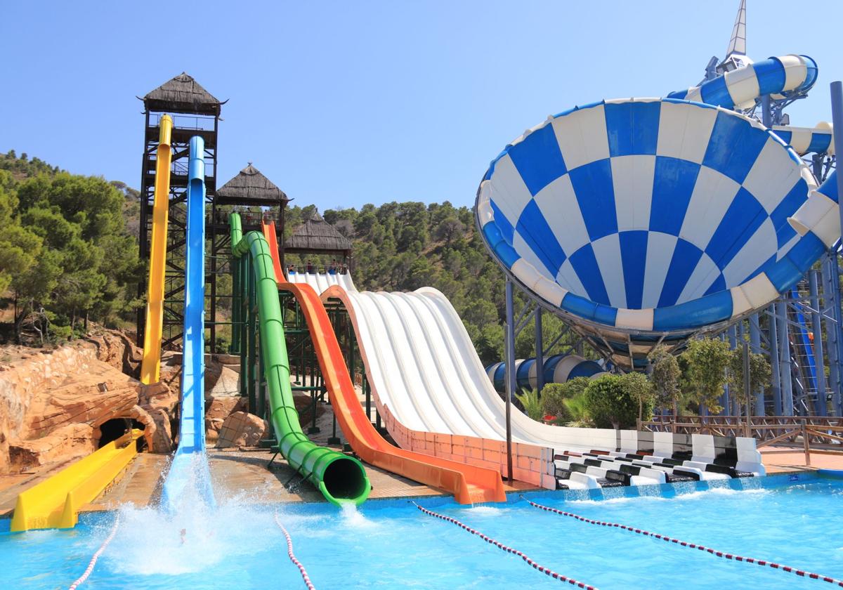 Aqualandia abre sus puertas y celebra 40 años de diversión en el agua