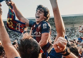 Carlos Álvarez, en la celebración del ascenso.