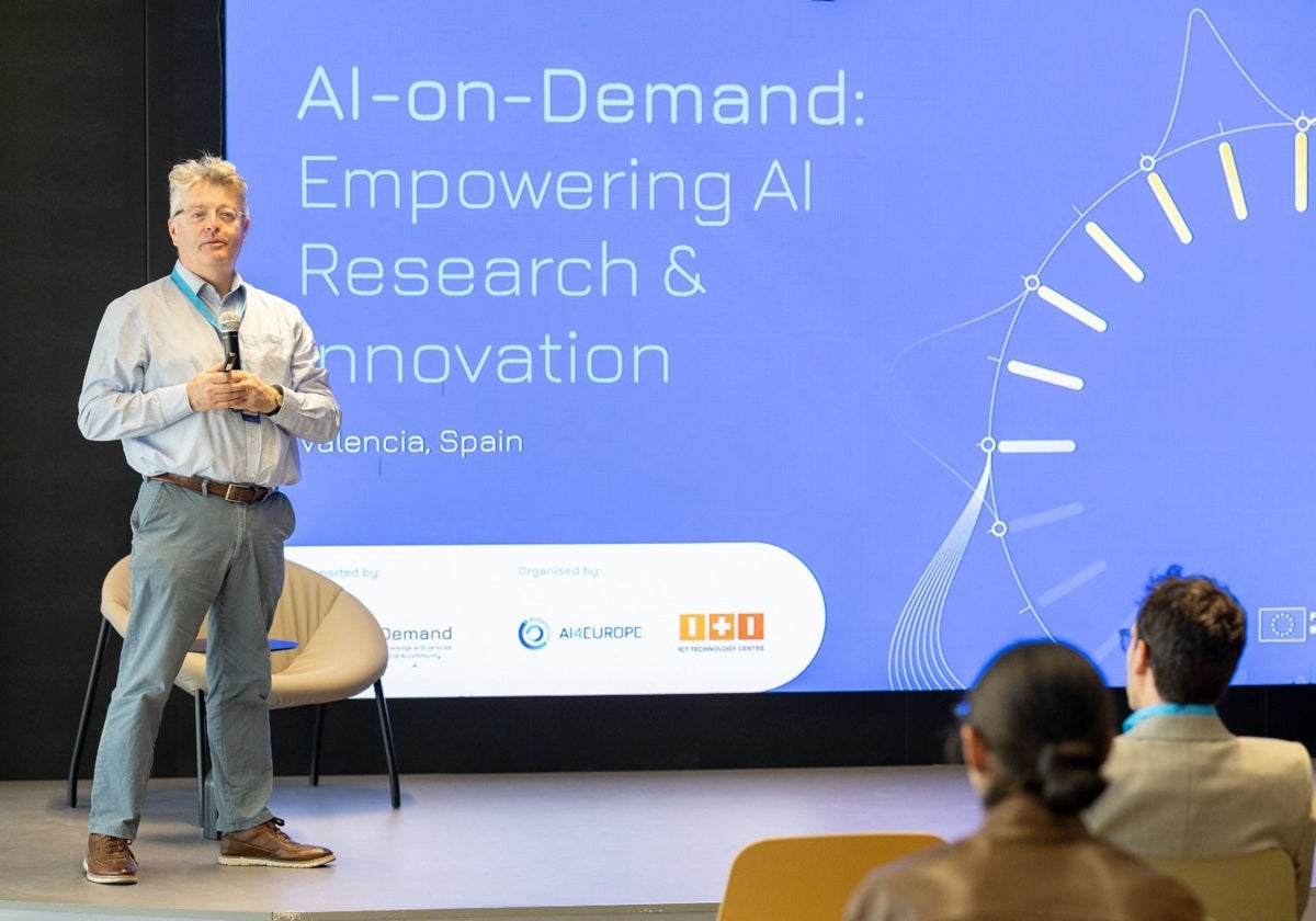 Presentación de la plataforma AI-on-Demand.