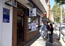 Una administración de Lotería, en imagen de archivo.