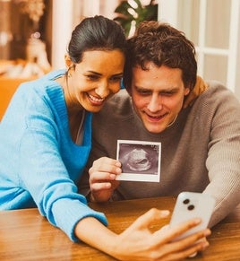 Una pareja tras su paso por el IVI