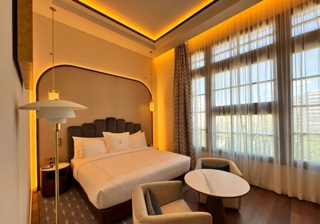 Habitación del Grand Hotel Centenari, en la plaza del Ayuntamiento.