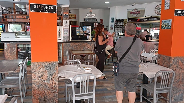 Un muerto y dos heridos tras una reyerta con palos y cuchillos en un bar de Favara