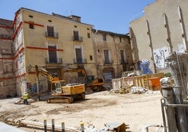 Las máquinas, ayer en los terrenos de los Palacios de Eixarchs.