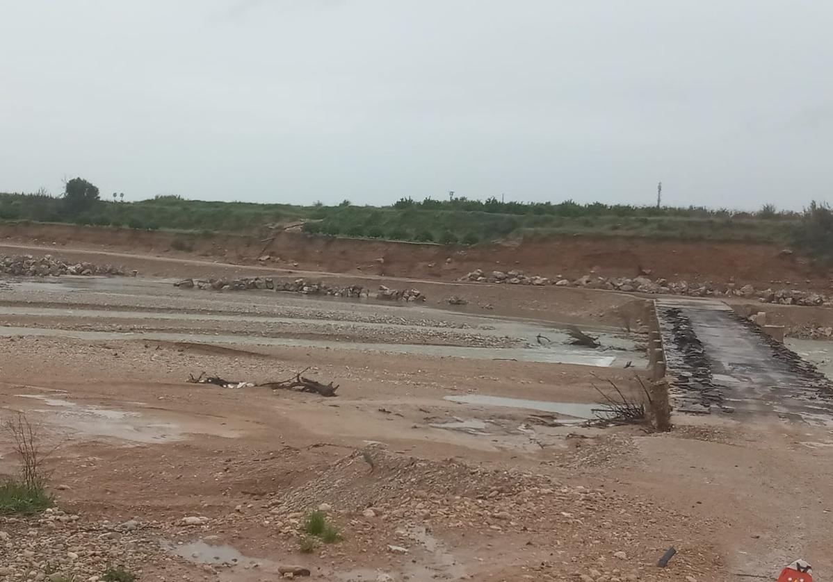 Llombai reclama que se actúe de urgencia en el puente al paraje