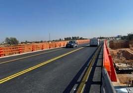 Tramo de la CV-36 a su paso por el barranco del Poyo.