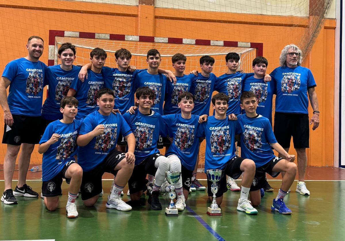Equipo infantil campeón de la Copa.