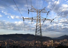 Un tendido eléctrico de alta tensión