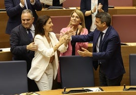 Ruth Merino y Carlos Mazón, tras la aprobación la noche del miércoles en Les Corts de los presupuestos.