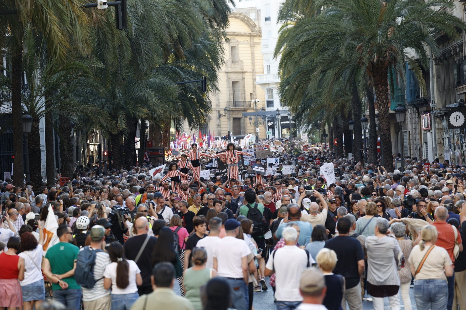 FOTOS | Séptima manifestación en Valencia por la gestión política de la dana