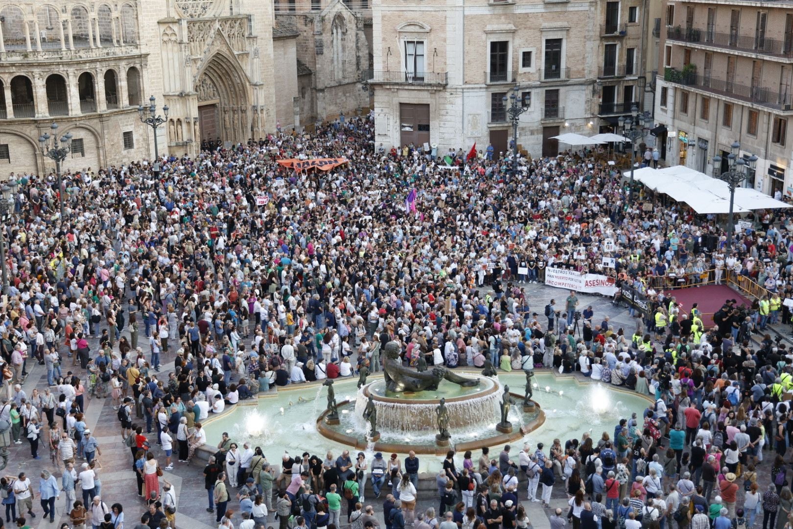 FOTOS | Séptima manifestación en Valencia por la gestión política de la dana