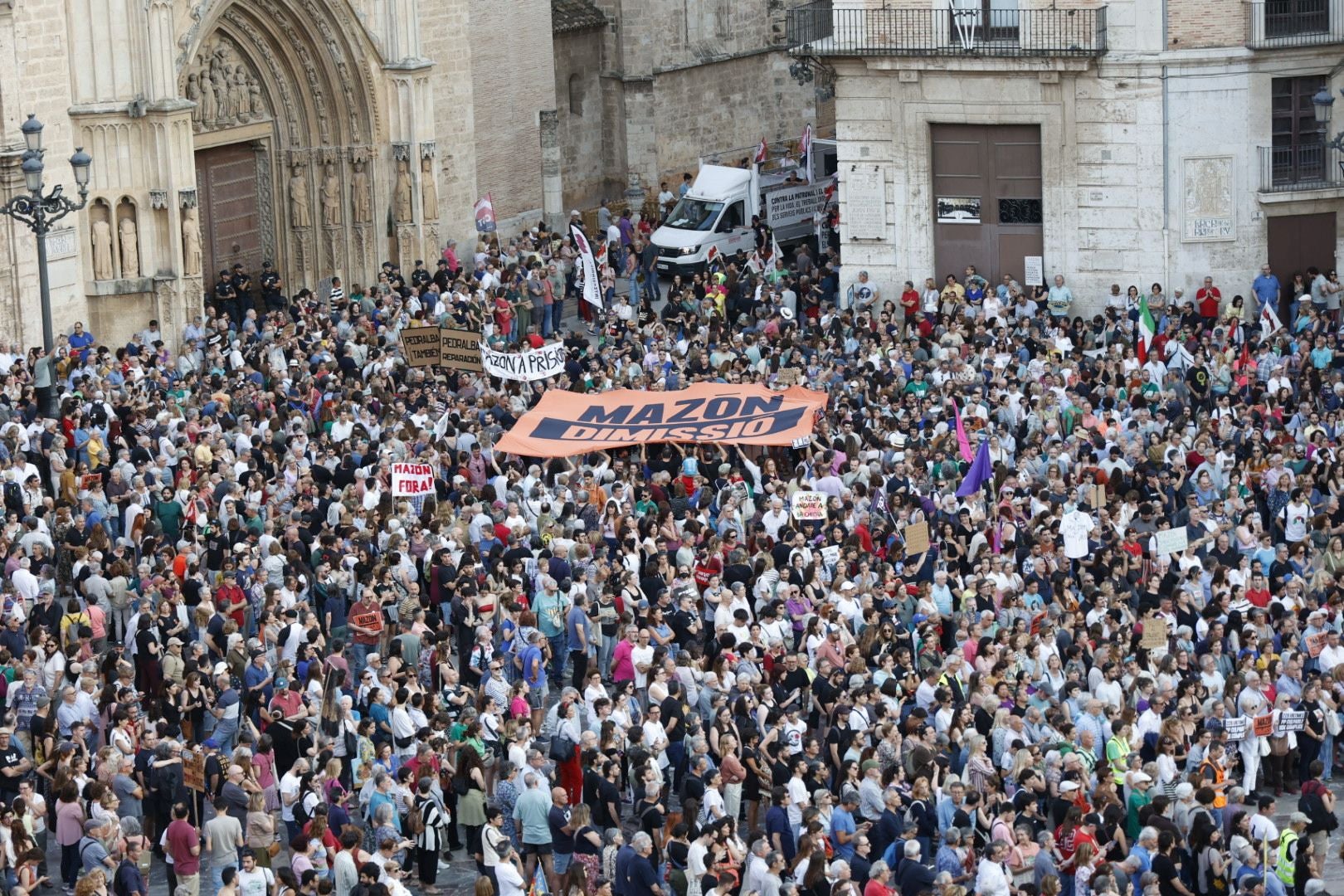 FOTOS | Séptima manifestación en Valencia por la gestión política de la dana