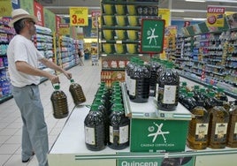 Carrefour lanza una oferta que deja el aceite de oliva virgen extra a 3,89 euros el litro