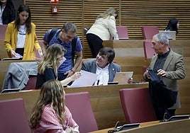Bancada de Compromís en Les Corts.