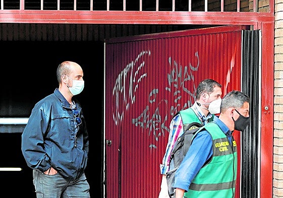 Uno de los registros policiales en el caso Azud.