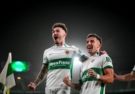 Nico y Josan celebran un gol del Elche esta temporada.