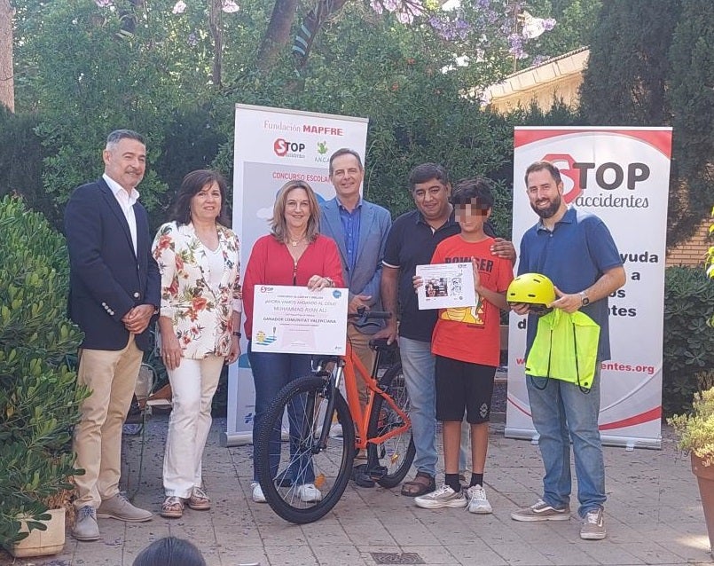 Cerca de 2. 400 escolares de la comunitat participan en el concurso '¡ahora vamos andando al cole! ' | las provincias