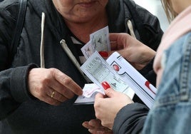 Jugadores de Loterías y Apuestas del Estado en una imagen de archivo.