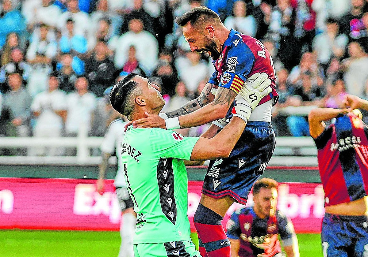 Andrés Fernández y Morales, durante la celebración en Burgos.
