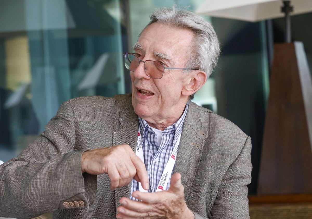 Jean-Pierre Sauvage, premio Nobel de Química en 2016: «Aún está por definir la utilidad de los nanorobots en la sanidad pública»