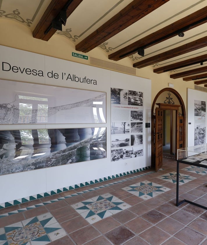 Imagen secundaria 2 - Cocina, sala de la Llegenda y sala expositiva, en la Casa Forestal de El Saler.