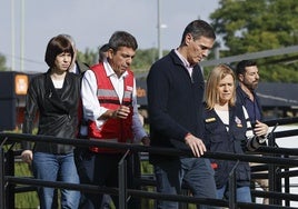 Uno de los escasos encuentros tras la dana entre Sánchez y Mazón.