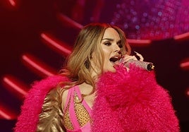 La cantante Melody durante su actuación en el recinto ferial de Antequera el pasado mes de mayo.