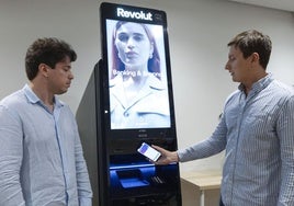 Uno de los cajeros de Revolut.