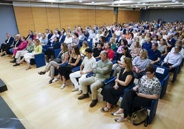 Aspecto de la sala durante la presentación del libro.