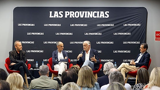 Esteban González Pons: «Siento nostalgia de la Valencia de los ochenta, la de mi juventud»