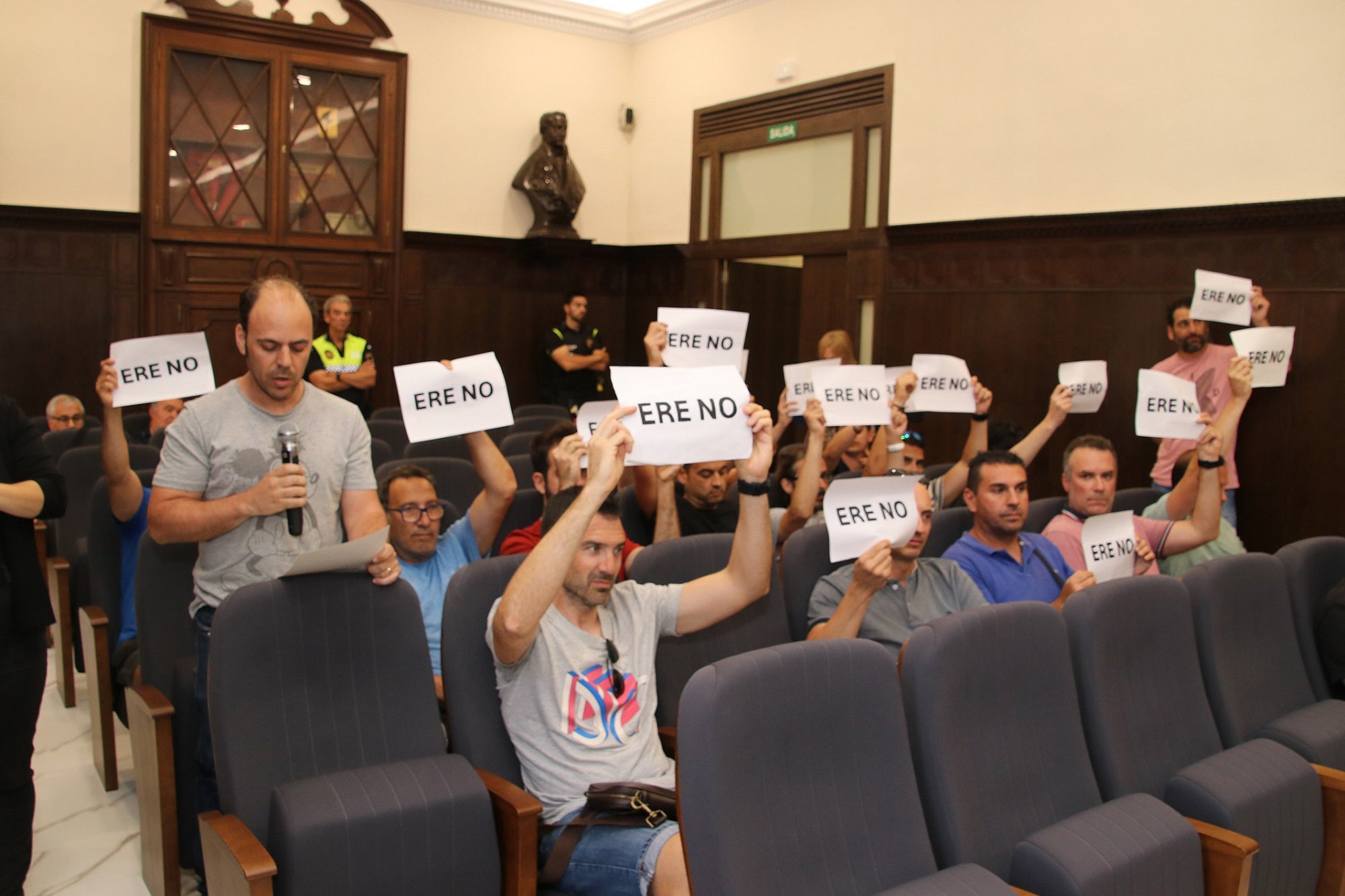 Apoyo unánime en Sagunto a la plantilla de Fertiberia en sus reivindicaciones frente al ERE de la empresa