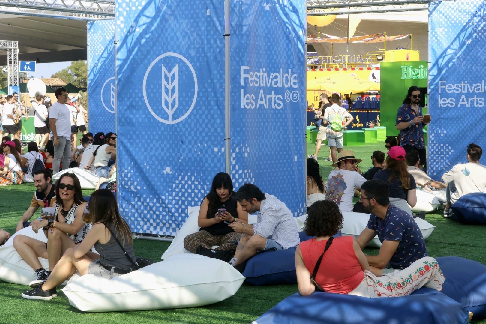 FOTOS | Búscate en el Festival de les Arts 2025 (viernes)