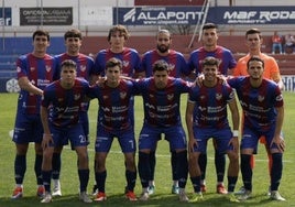 La plantilla del Alzira antes de un partido.