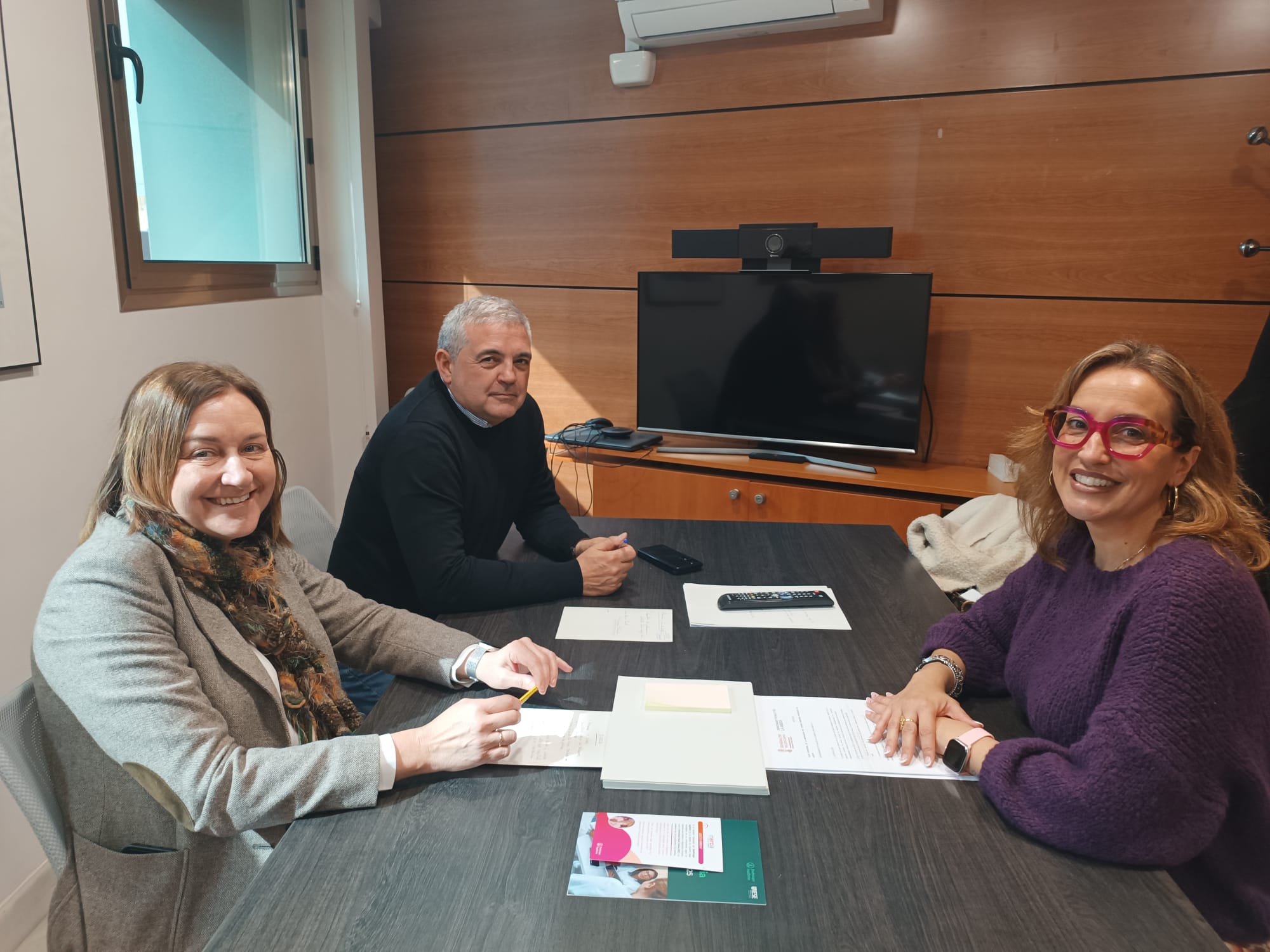 Reunión para concretar la reapertura del consultorio.
