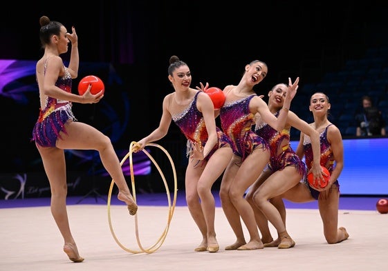 El conjunto sénior de gimnasia rítmica.