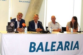 El presidente de Baleària, durante su intervención en la presentación de los premios dedicados a su padre.