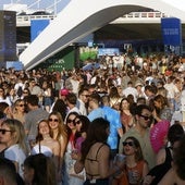 Asistentes a un festival en la Ciudad de las Artes.