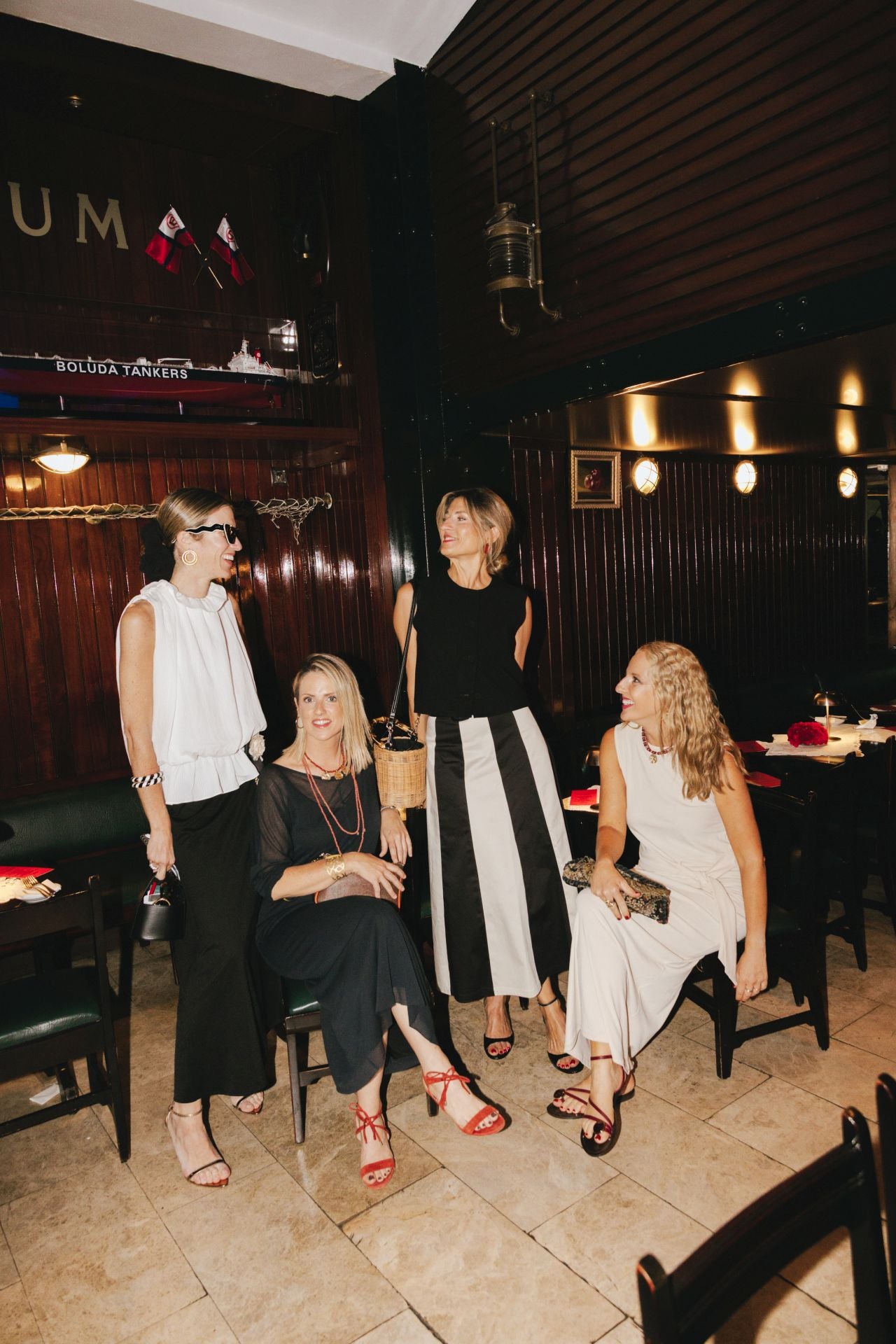 Inés de Cominges, Lorena Oliver, Paloma del Portillo y Lucía del Portillo.