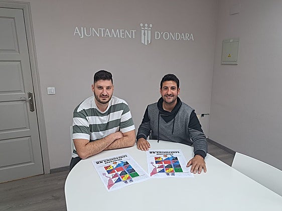 El edil Jordi Ruiz y un representante de la asociación, Javi Gómez, en la presentación de los actos taurinos del pasado año.