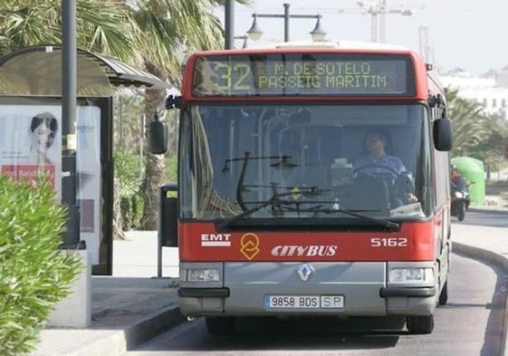 Todas las líneas de autobús que llegan a la playa de Valencia en 2025