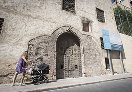 Fachada de La Roqueta, en la calle San Vicente de Valencia.