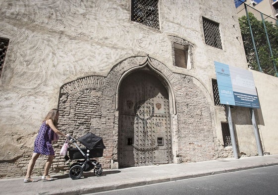 Fachada de La Roqueta, en la calle San Vicente de Valencia.