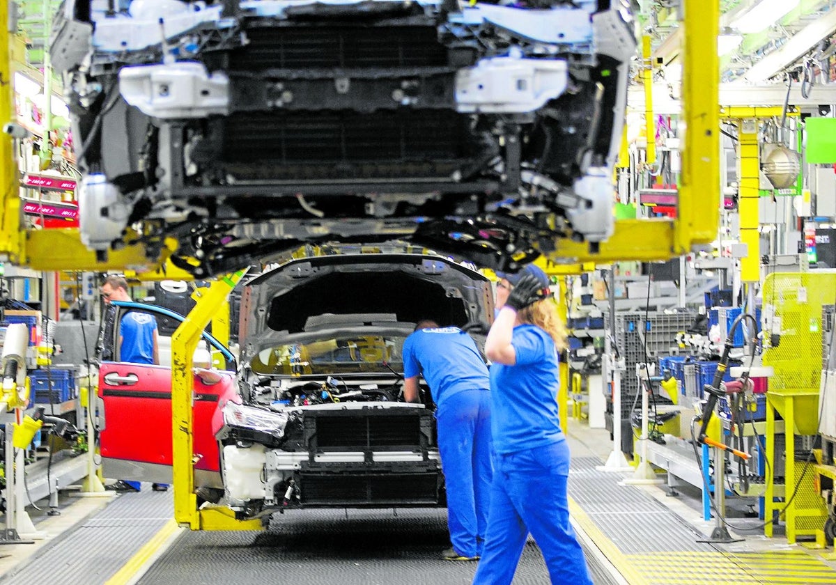La automoción valenciana pierde 5. 000 trabajadores en el último año | las provincias