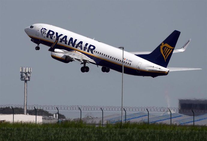 Una joven denuncia que Ryanair no le dejó subirse al avión para despedirse de su abuelo que se estaba muriendo pese a haber pagado 285 euros | Las Pro
