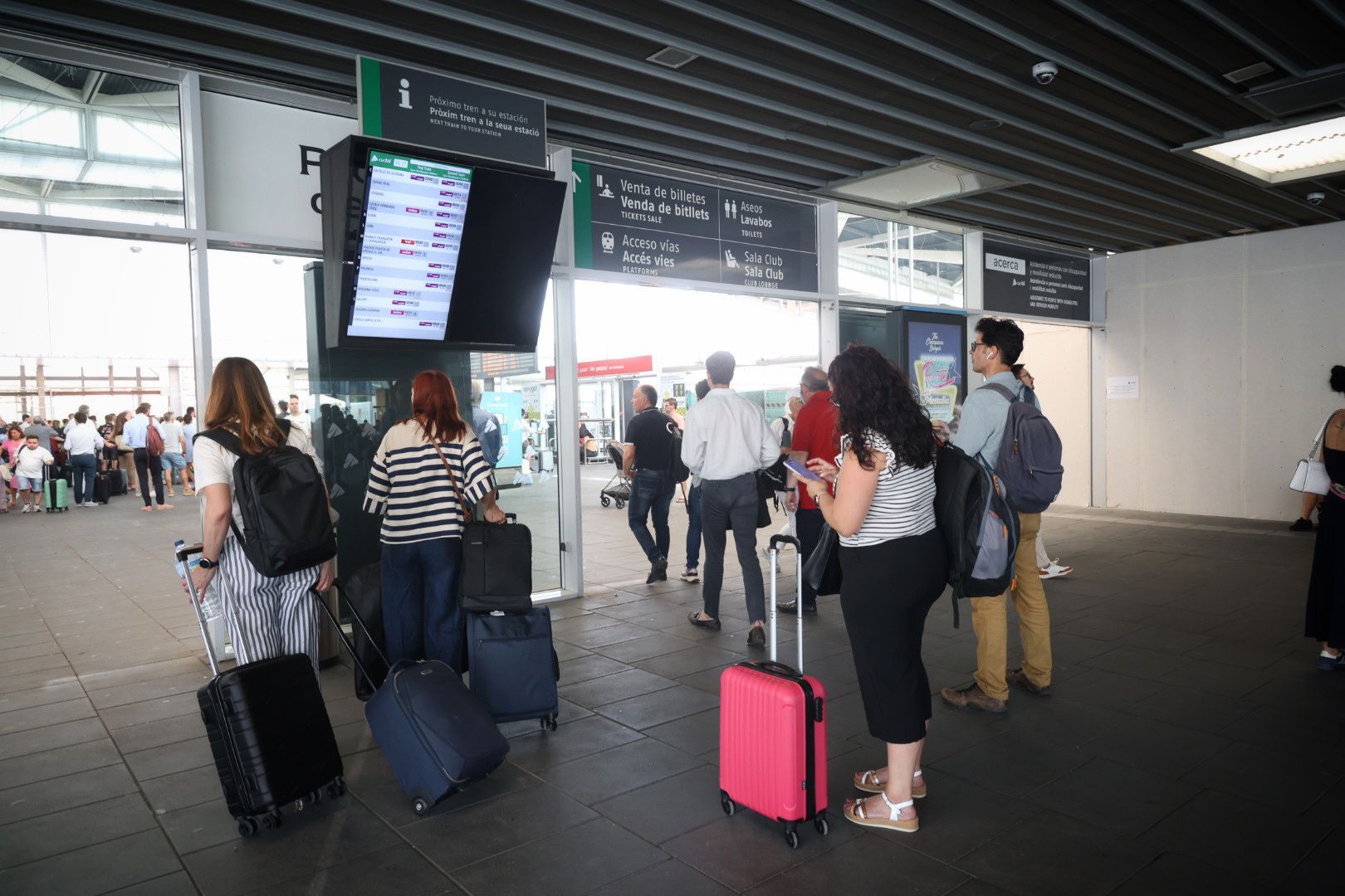 Interrumpida la alta velocidad entre la Comunitat y Madrid por una avería en Chamartín