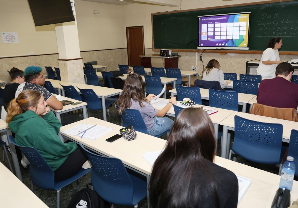 Inicio de curso en un centro de la UNED.