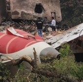 Restos del avión estrellado.